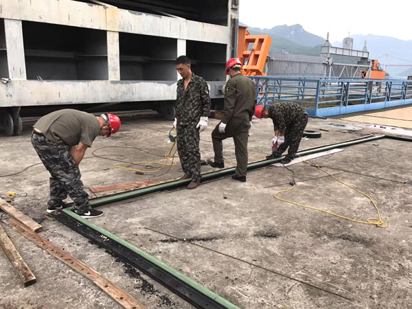 閘門(mén)水封更換、改造施工