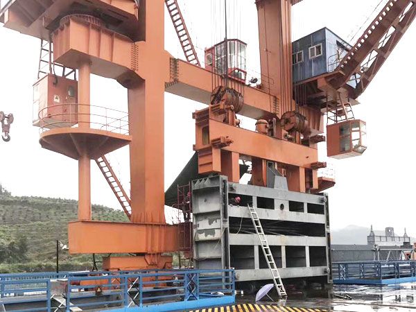 閘門水封更換、改造施工