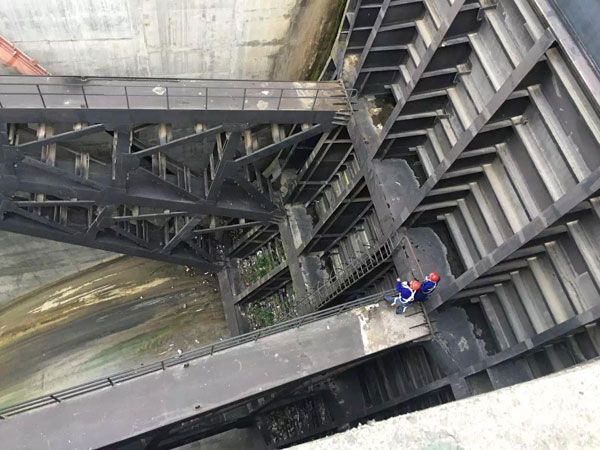 閘門水封更換、改造施工